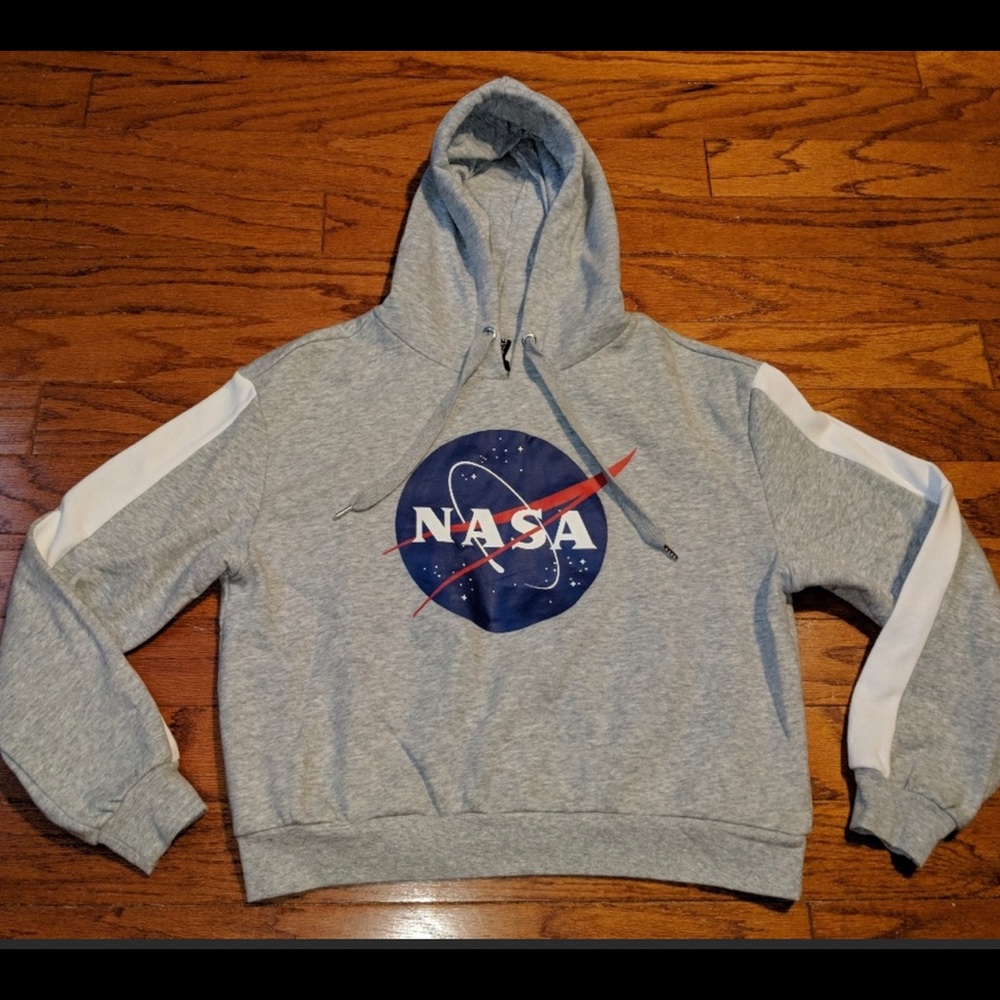 Women’s XL grey NASA H& M crop hoodie